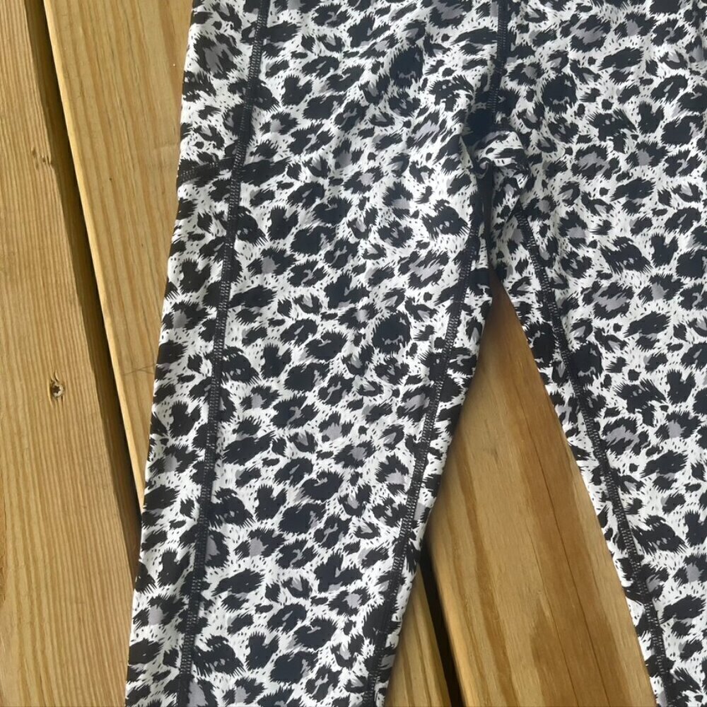 ** Zyia Pocket stash legging size 6-8 Medium black leopard active - Picture 4 of 10